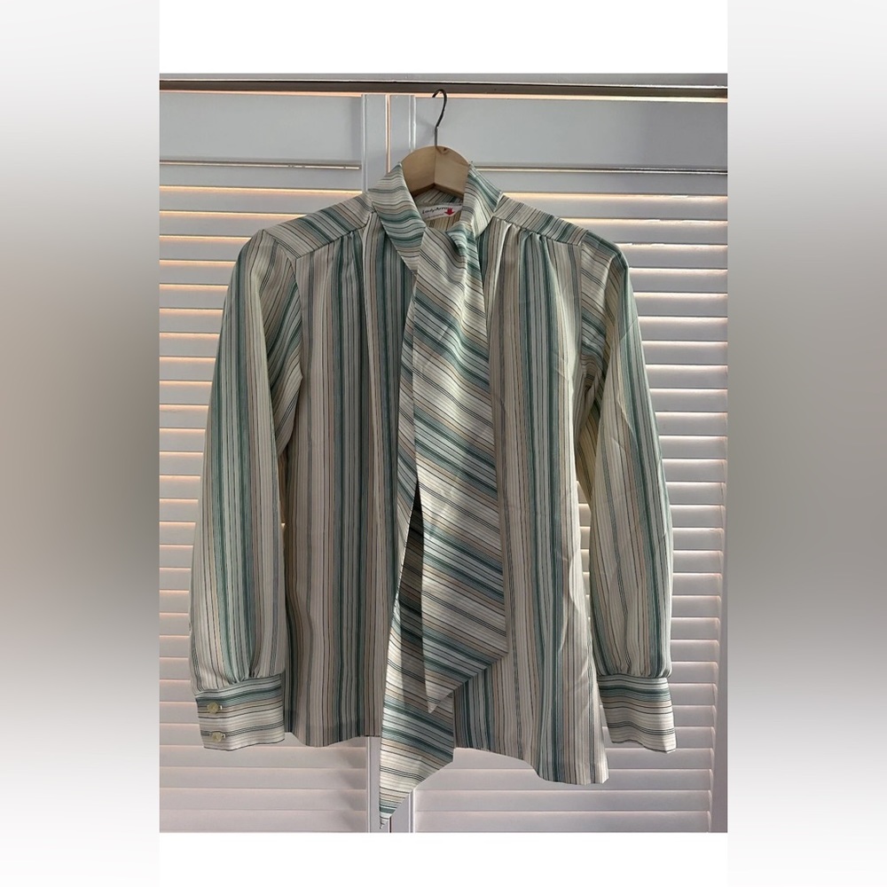 LadyArrow Vintage Blouse, one size fits all.